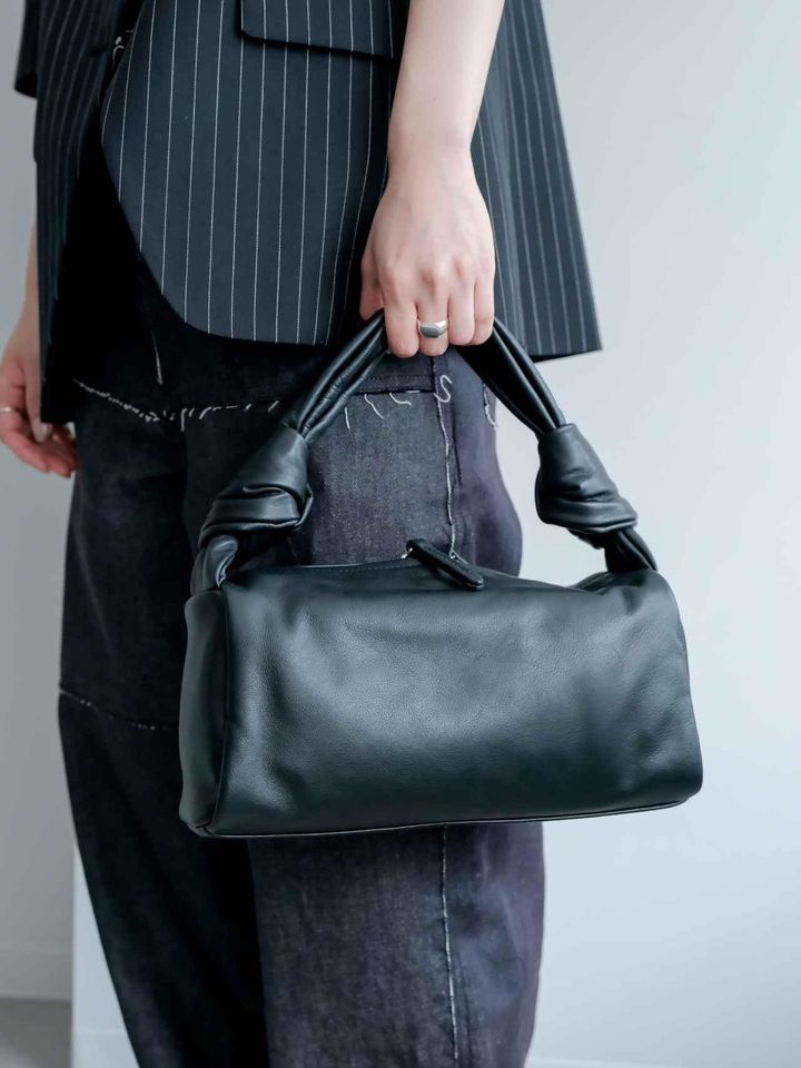画像: シンプルモードなバッグ