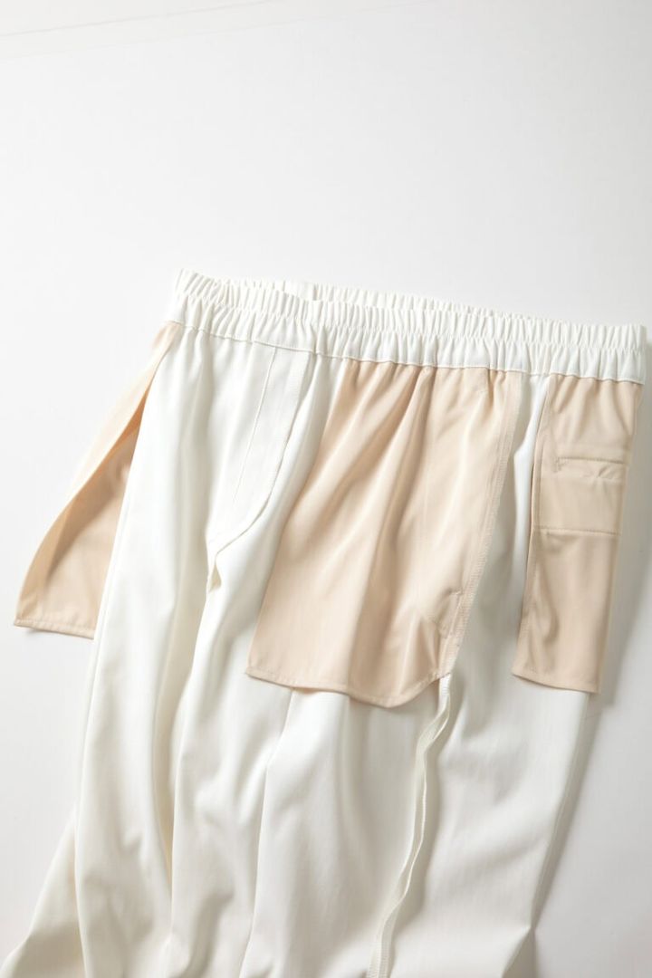 ポケット部分にベージュを入れて透け防止