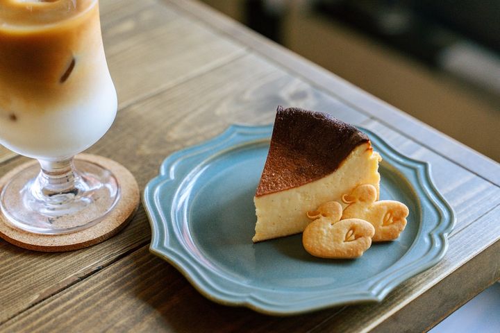 「カフェオレ」680円とともに