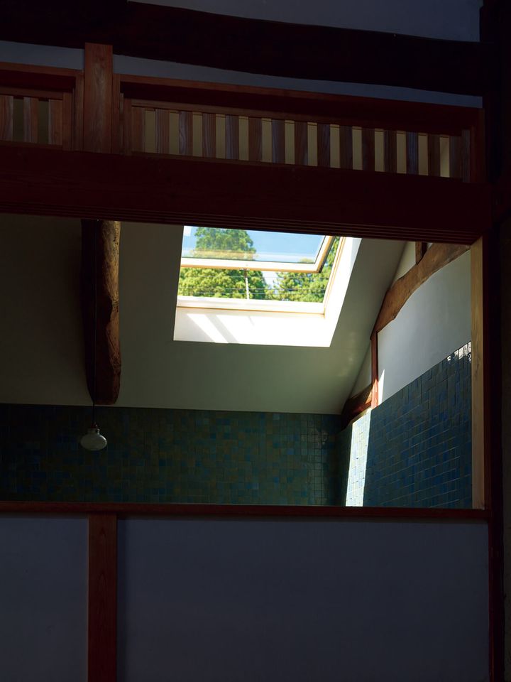 ガラス作家、ピーター・アイビーの自宅 バスルーム