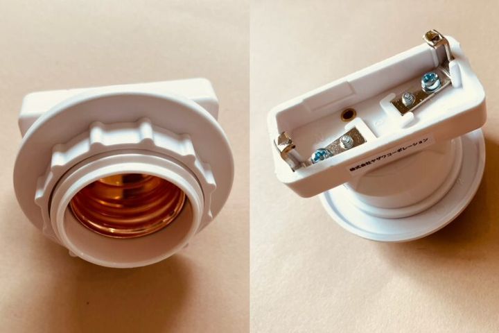 天井にとりつけるためのアダプター