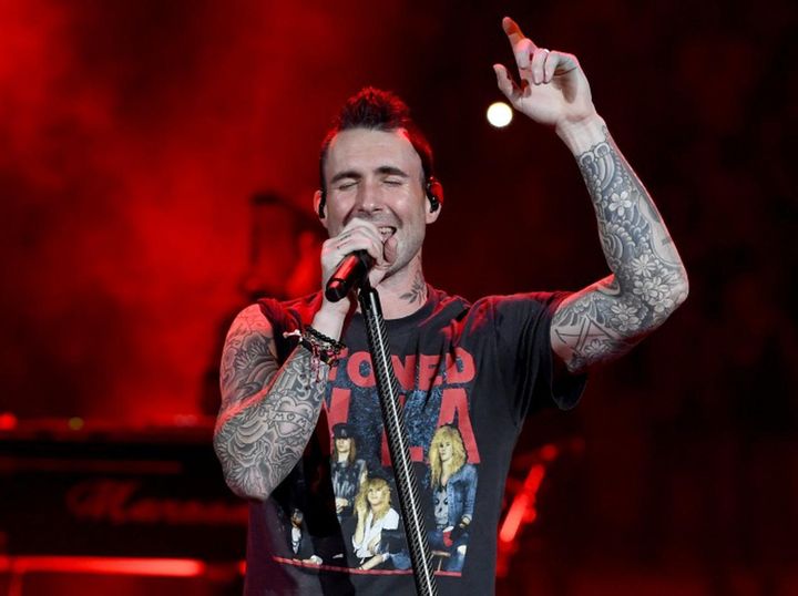 画像: アダム・レヴィーンがタトゥーを卒業！？