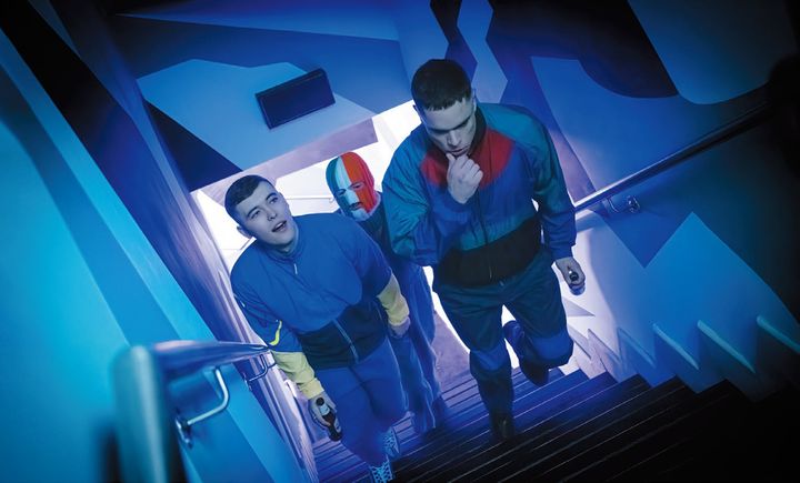 『KNEECAP／ニーキャップ』監督・脚本／リッチ・ペピアット 出演／モウグリ・バップ、モ・カラ、DJプロヴィほか 8月1日より新宿シネマカリテほか全国順次公開。