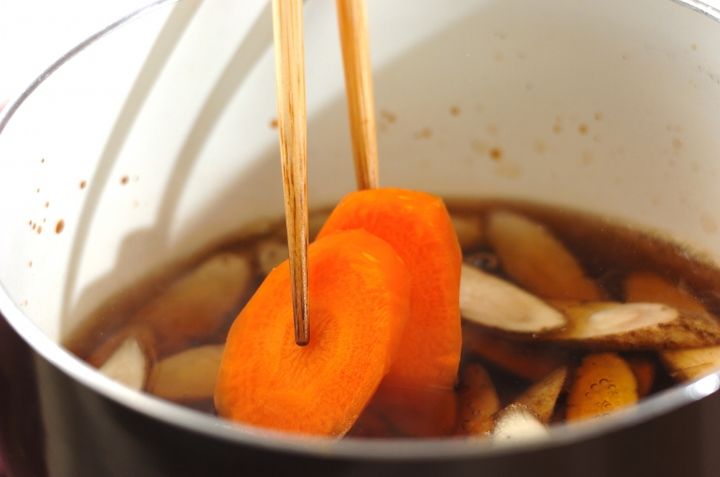 厚揚げとゴボウの煮物の作り方1