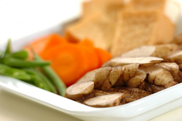 厚揚げとゴボウの煮物の下準備1
