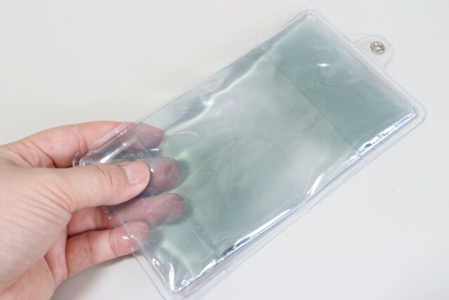 セリアのスマホ用冷却ケース