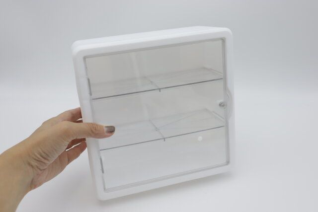 ダイソーの壁にも付けられるコレクションボックスはプチプラなのに作りがしっかりしている