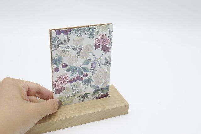 ダイソー インテリア置物（L判写真立て、一輪挿し付） 写真立て