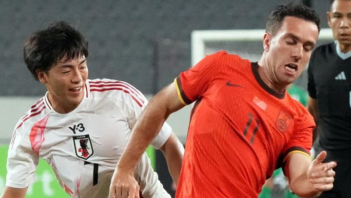 日本代表選手、中国選手とユニフォーム交換して仲良くハグ！帰化した元同僚だった