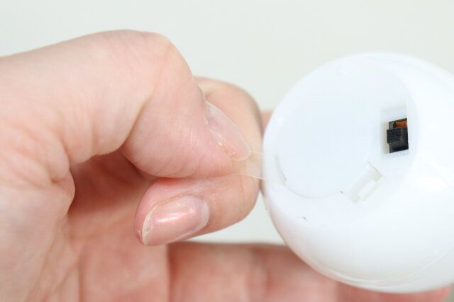 セリアのLEDマジカルエッグはテスト用電池付き