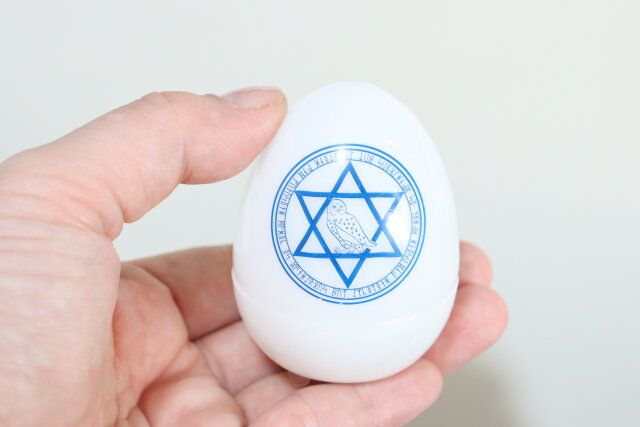 セリアのLEDマジカルエッグは魔法アニメや漫画の世界みたいなデザイン