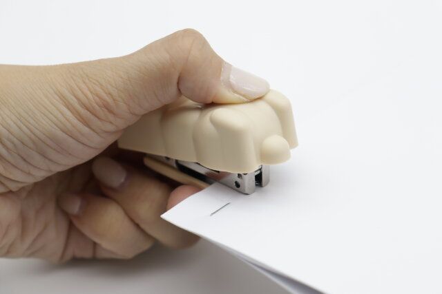 ダイソーの可愛いアニマルホッチキス（PIBIうさぎ）