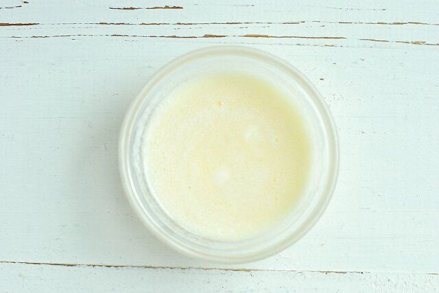 溶かしバターを作る。