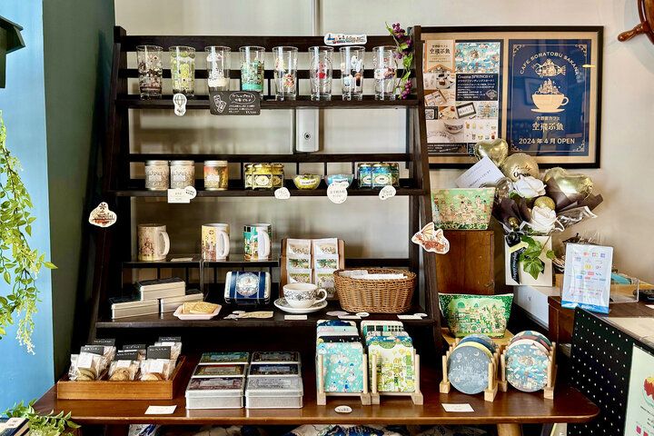 絵本作家のアトリエの世界へ♪空想の街の世界を体感できる。吉祥寺「空想街カフェ 空飛ぶ魚」