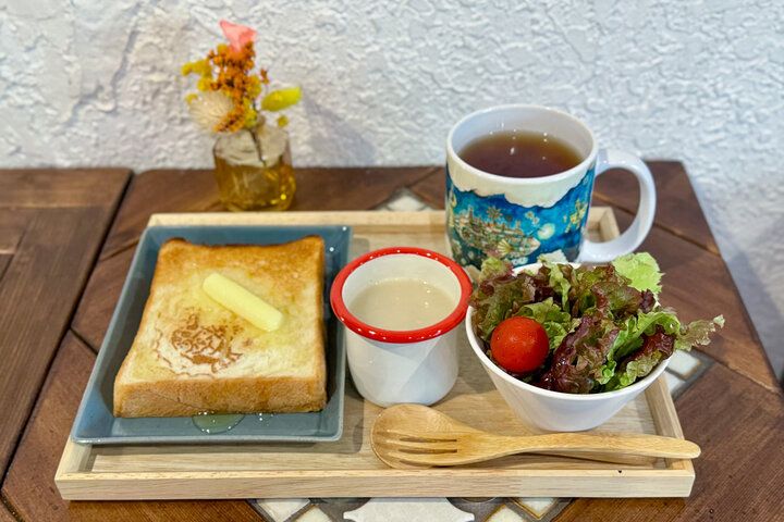 絵本作家のアトリエの世界へ♪空想の街の世界を体感できる。吉祥寺「空想街カフェ 空飛ぶ魚」