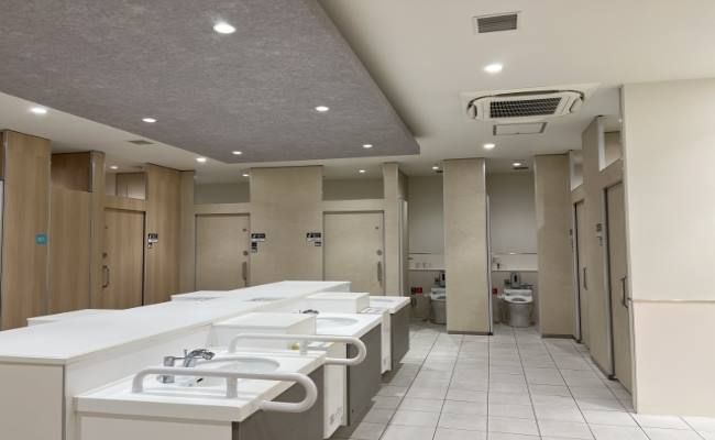 サービスエリアのトイレのイメージ