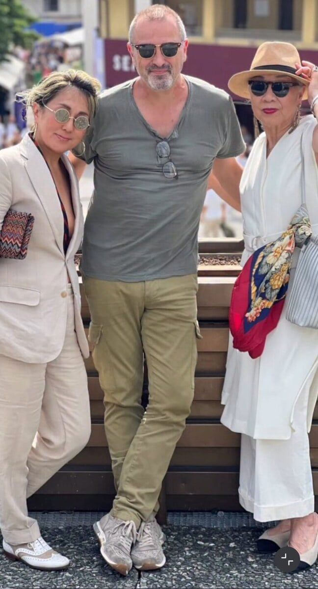 バッグにスカーフをつけたところ