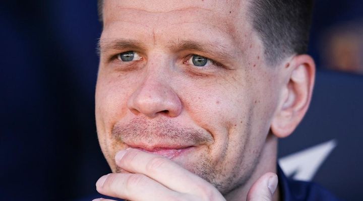 金髪にイメチェンしたスター選手、妻が髪色を気に入らなかったので丸坊主に！？衝撃の姿を投稿