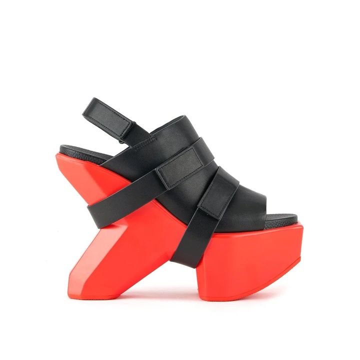 Boulder Strap ¥71,500／ユナイテッド ヌード（UNITED NUDE 問い合わせ：エム<br /> 03-6721-0406）