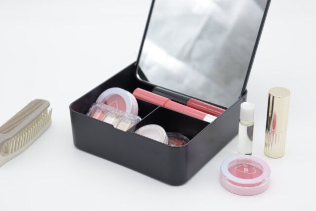 ダイソーの収納ケース付きミラー（スクエア）6