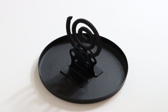 ダイソーの可愛い蚊取り線香ピンチ（ネコ足）