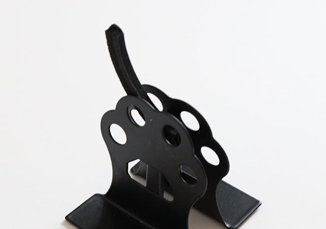 ダイソーの最後まで使える蚊取り線香ピンチ（ネコ足）