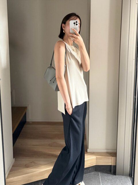 上下カラーを混ぜたコーデ