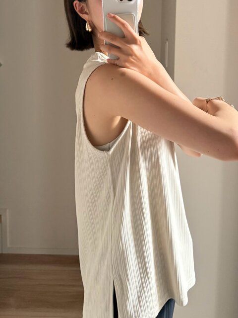 脇の空き具合は少しあり