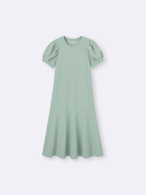 GUのボリュームスリーブワンピース