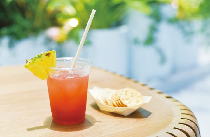 「クラウド・バー」では、シンガポールを代表するカクテル「シンガポール・スリング」