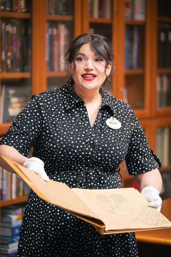 展示デザインキュレーター ケルシー・ウィリアムズ氏