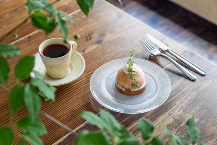 8月上旬まで桃尽くし！夏季はかき氷が登場する大阪・天満橋の「Nova 珈琲と焼菓子」