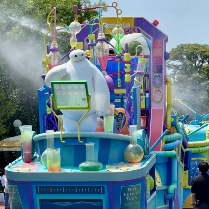 Mrs. GREEN APPLEがサプライズ登場♡ディズニーランドの夏