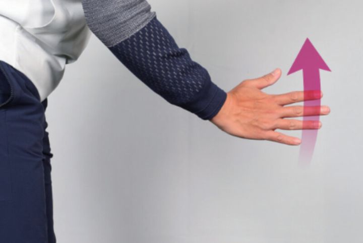 アイアンがなかなか上達しないなら「右手リード」を試してみて