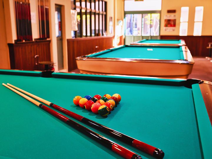 白楽『ビリヤードキャナン』の内観