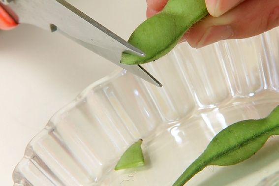 枝豆塩茹での下準備1