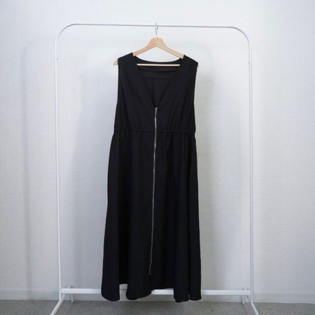 しまむらの前ジップジャンパースカート