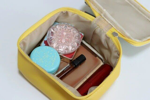 ダイソー 四角ポーチ（魚） 使用例 コスメ