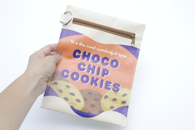 ダイソー フラットポーチ（お菓子柄）