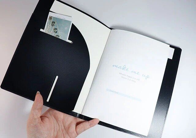 ダイソーの持ち運びしやすいポケット付きノートカバー2