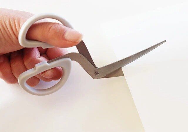 ダイソーの卓上で使いやすいハサミ2