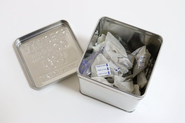 セリアのコーヒー缶 角型はコーヒーや紅茶の保存におすすめ