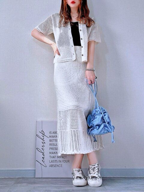 【ブルーバッグ×透かし編みセットアップ】爽やかアクセントで旬顔に◎