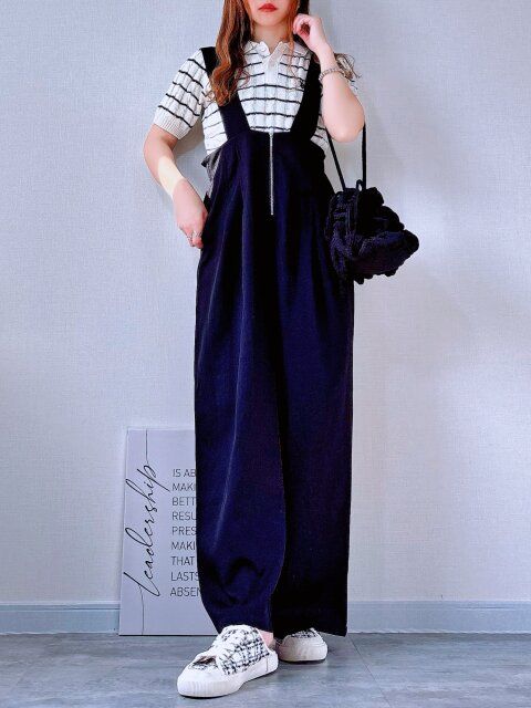 【ブラックバッグ×モノトーンコーデ】サロペットでつくる大人カジュアル