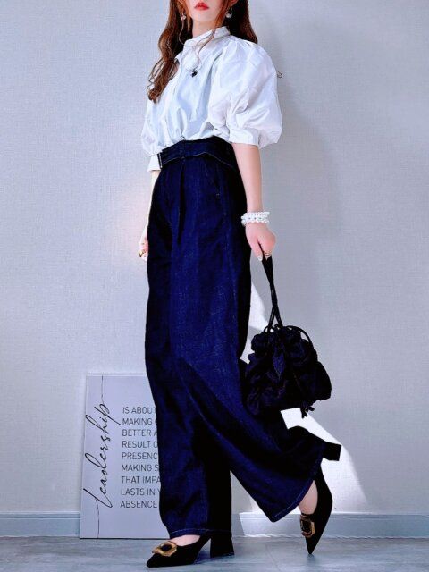 【ブラックバッグ×シンプルコーデ】ブラウス×デニムを大人っぽく♡