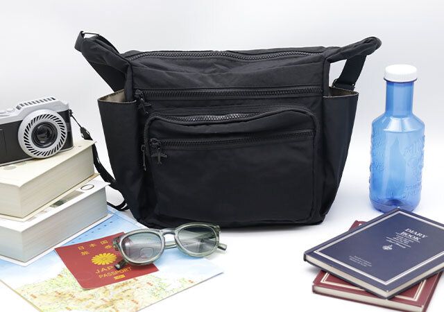 東武トップツアーズが考えた 9ポケットショルダーバッグ