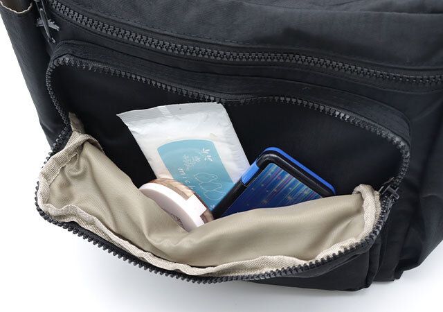 東武トップツアーズショルダーバッグマチ付き前ポケット