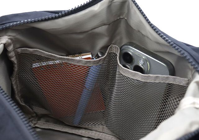 東武トップツアーズショルダーバッグメッシュ内ポケット