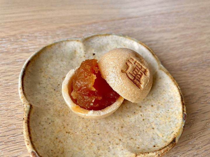 断崖絶壁の美しい神社のお土産！日南市の金柑香る、黄金餡の可愛い最中【旅するデザイナーがおすすめするお土産たち！】