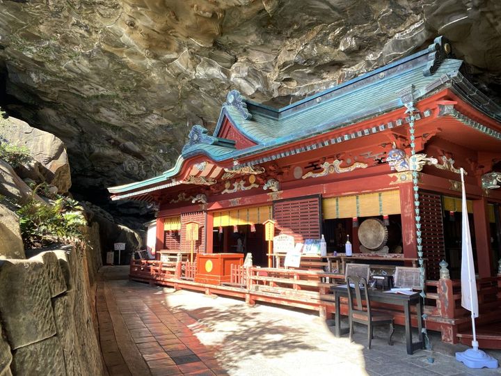断崖絶壁の美しい神社のお土産！日南市の金柑香る、黄金餡の可愛い最中【旅するデザイナーがおすすめするお土産たち！】